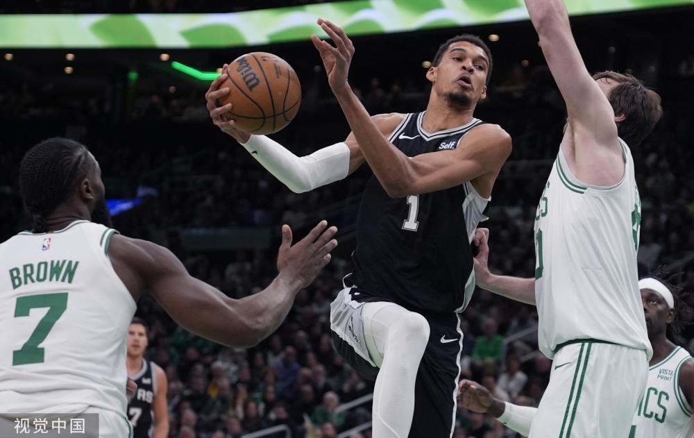 NBA：哈登心中最佳首发，比尔揭秘加盟快船缘由，库明加与勇士僵持