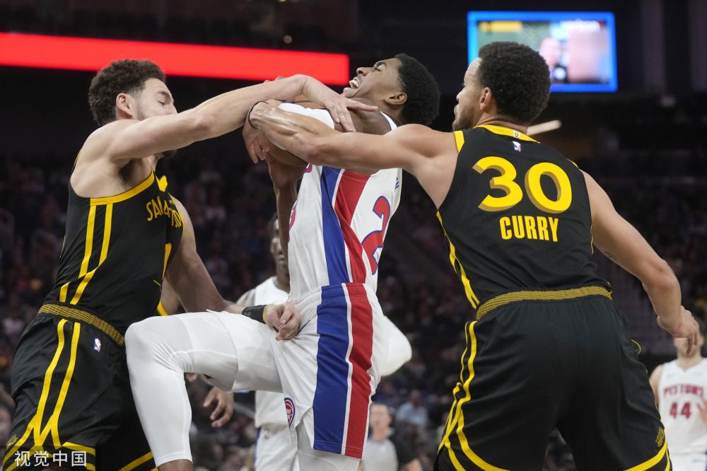 而肢体接触 而肢体接触