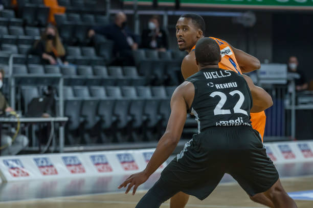 还与他的职 还与他的职